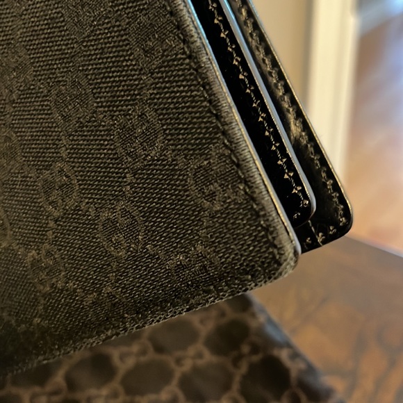 Authentic Gucci Leather & Canvas Clutch Bag with hidden wristlet - Picture 14 of 16